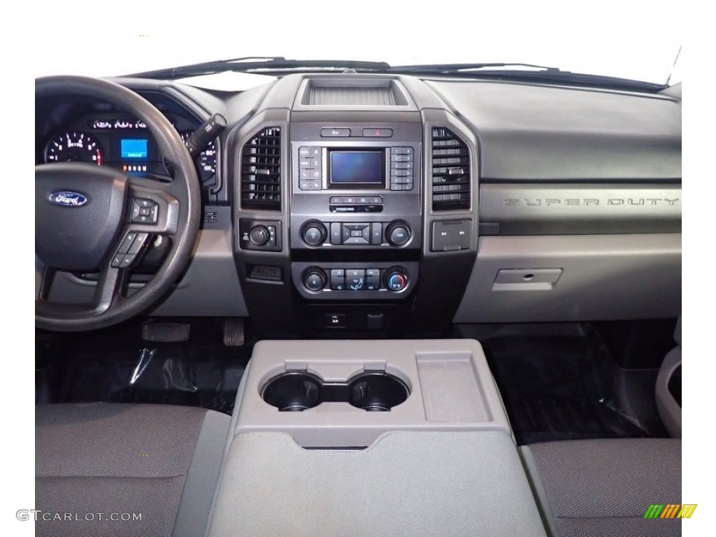 2020 F250 Super Duty XL Crew Cab 4x4 - Agate Black / Medium Earth Gray photo #19