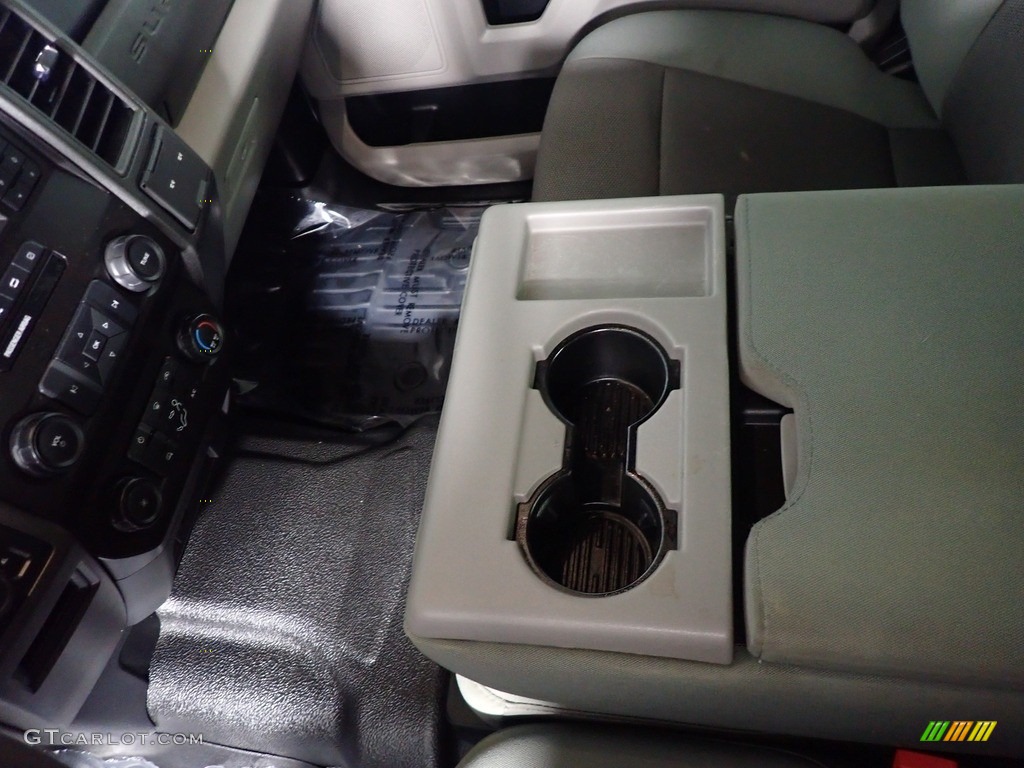 2020 F250 Super Duty XL Crew Cab 4x4 - Agate Black / Medium Earth Gray photo #26