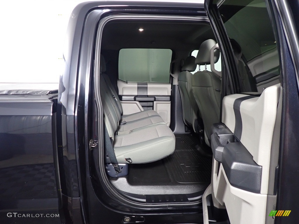 2020 F250 Super Duty XL Crew Cab 4x4 - Agate Black / Medium Earth Gray photo #31