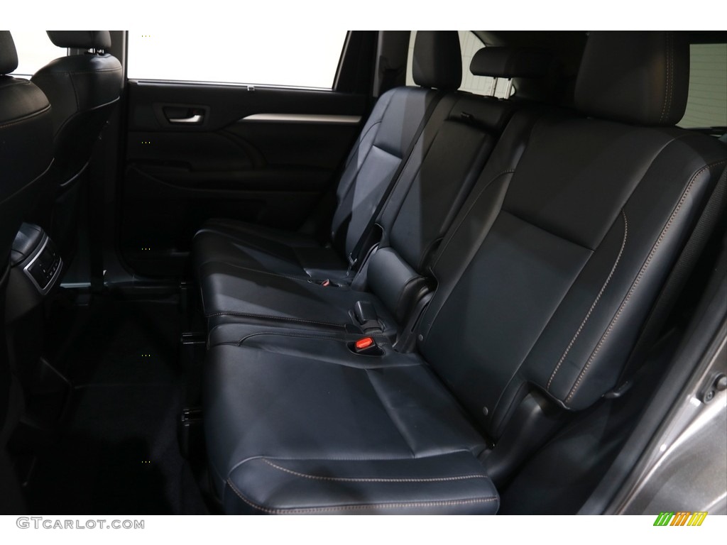 2016 Highlander XLE - Predawn Gray Mica / Black photo #19