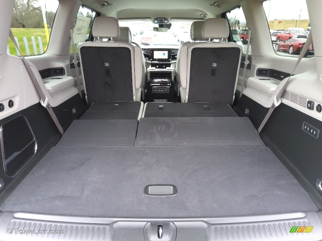 2023 Jeep Wagoneer Series III 4x4 Trunk Photo #145570422