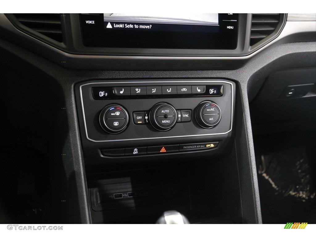 2020 Volkswagen Atlas Cross Sport SE 4Motion Controls Photos
