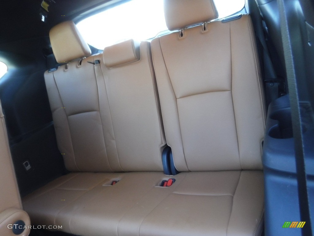 2020 Toyota Highlander Hybrid Platinum AWD Rear Seat Photos
