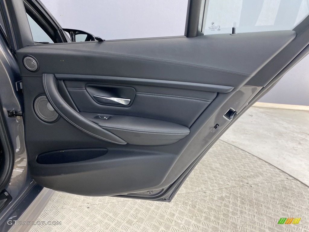 2018 BMW M3 Sedan Door Panel Photos