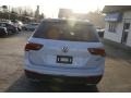 Pure White - Tiguan SE 4MOTION Photo No. 6