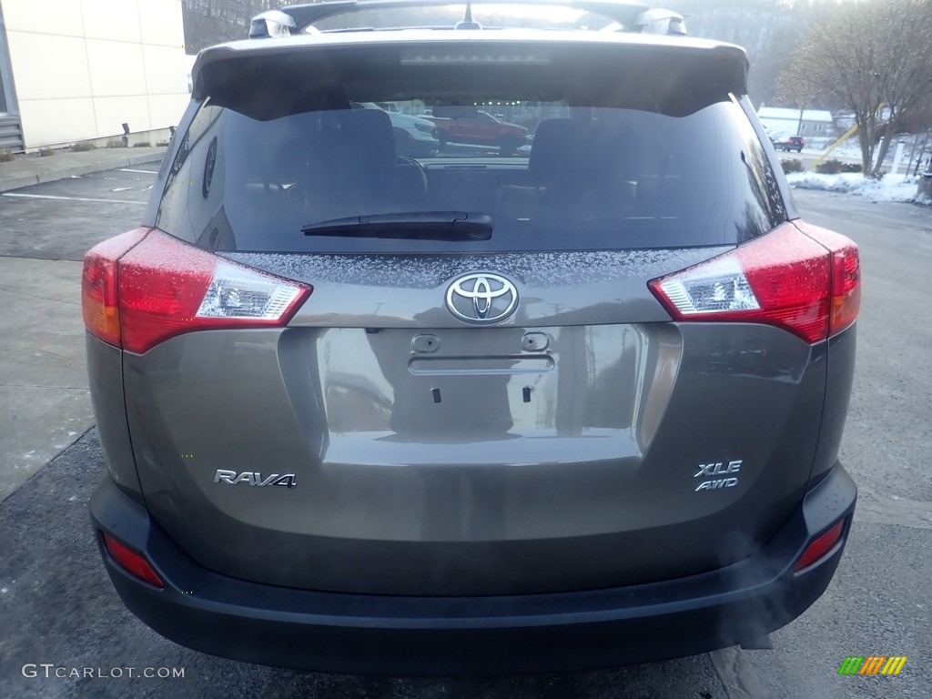 2015 RAV4 XLE - Pyrite Mica / Latte photo #3