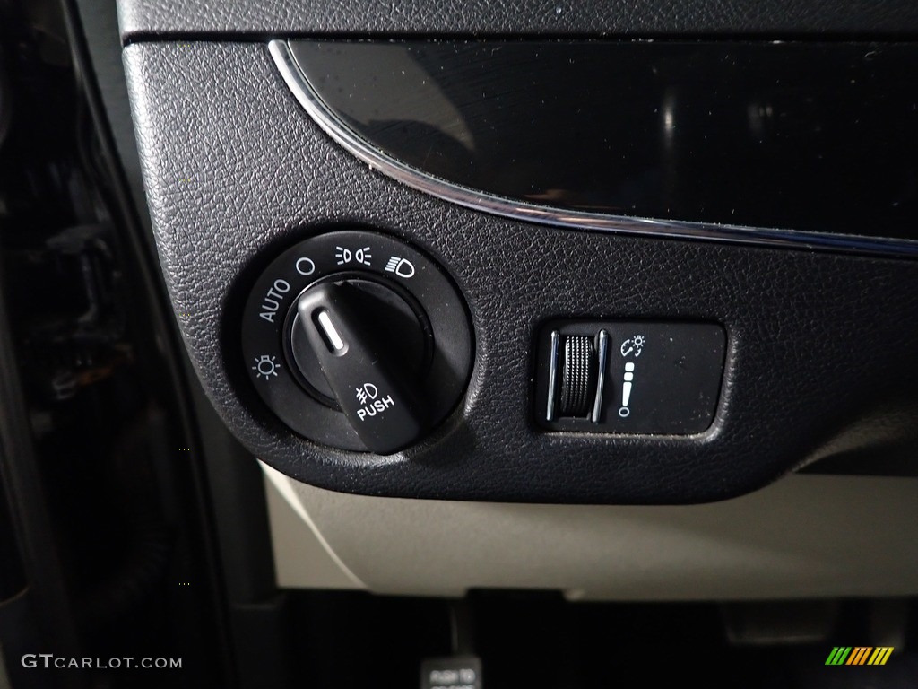 2017 Grand Caravan SXT - Black Onyx / Black/Light Graystone photo #29