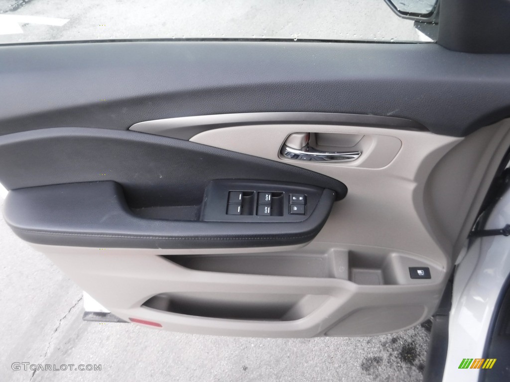 2021 Honda Pilot EX AWD Beige Door Panel Photo #145581740