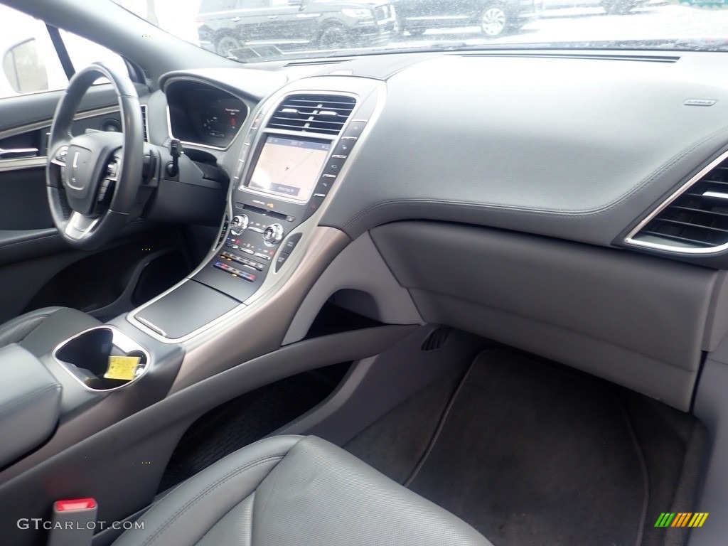 2020 Lincoln Nautilus Reserve AWD Medium Slate Dashboard Photo #145583790