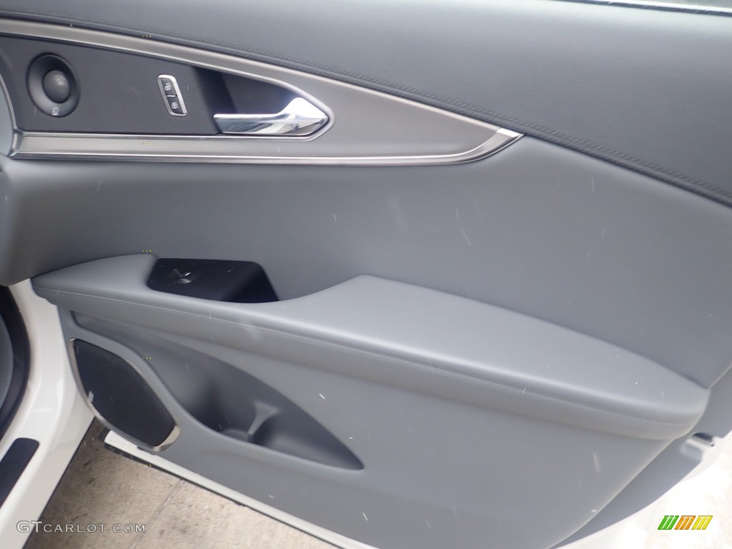 2020 Lincoln Nautilus Reserve AWD Medium Slate Door Panel Photo #145583824