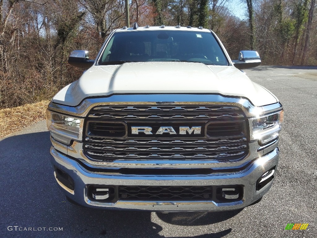 2022 3500 Limited Crew Cab 4x4 Chassis - Pearl White / Black photo #3
