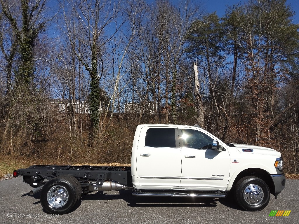 2022 3500 Limited Crew Cab 4x4 Chassis - Pearl White / Black photo #5