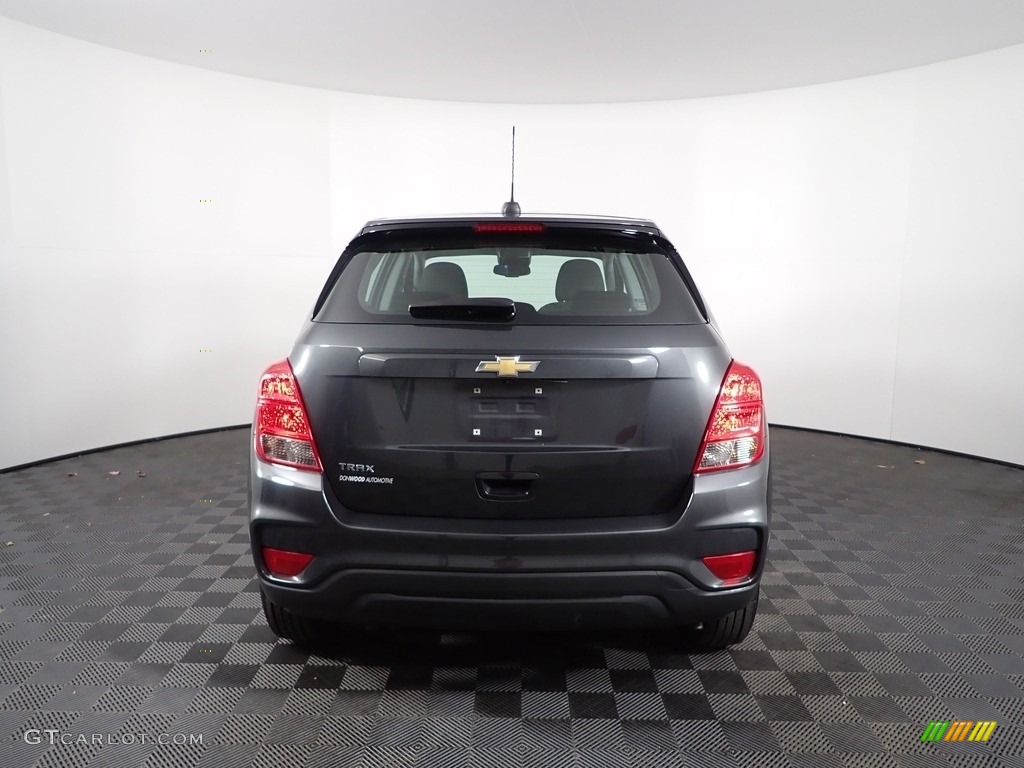 2020 Trax LS - Nightfall Gray Metallic / Jet Black photo #7