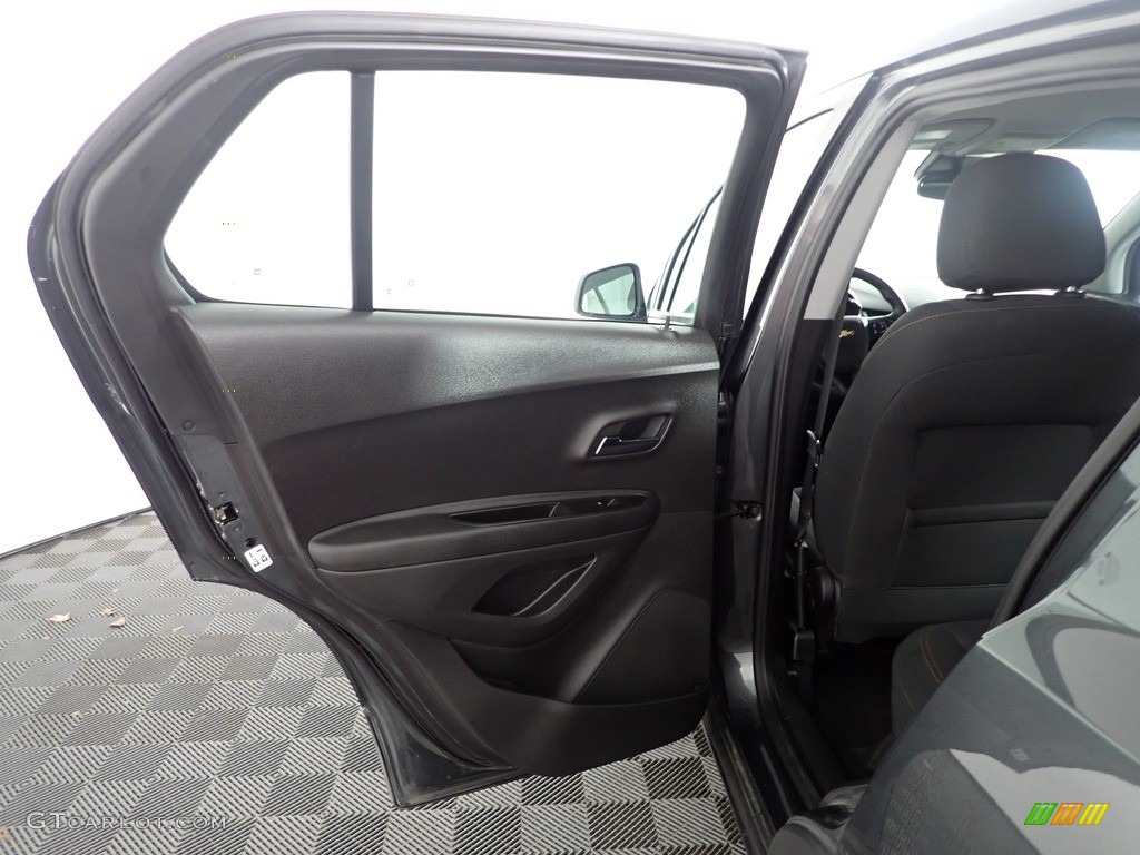 2020 Trax LS - Nightfall Gray Metallic / Jet Black photo #22