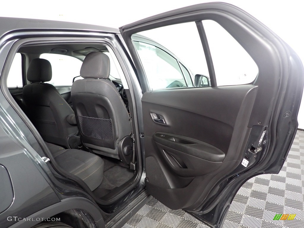 2020 Trax LS - Nightfall Gray Metallic / Jet Black photo #27