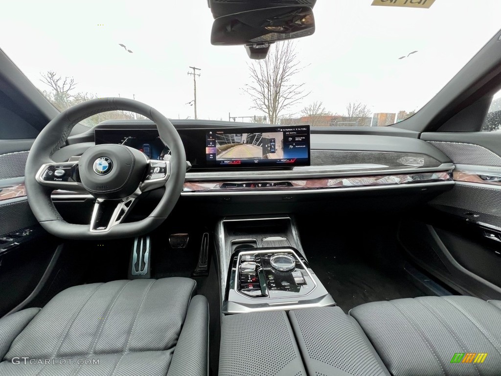 2023 BMW 7 Series 760i xDrive Sedan Black Dashboard Photo #145588214