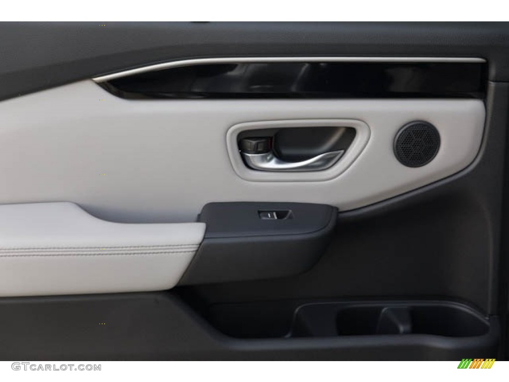 2023 Honda Pilot EX-L Gray Door Panel Photo #145589468