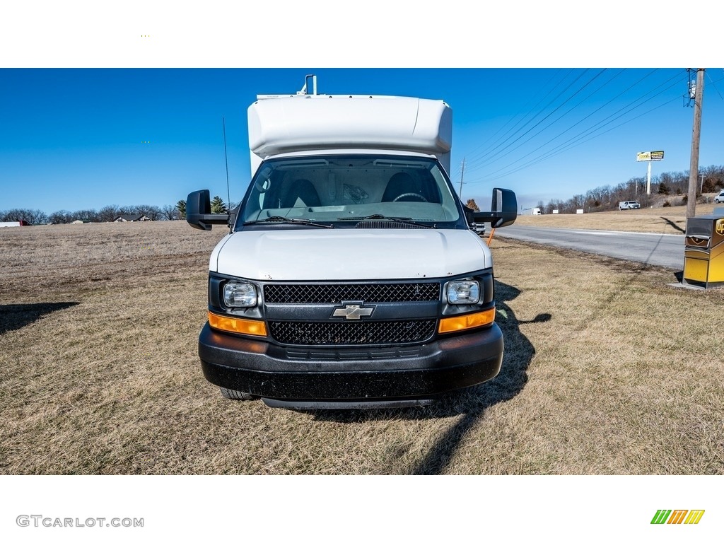 2013 Express Cutaway 3500 Utility Van - Summit White / Medium Pewter photo #9