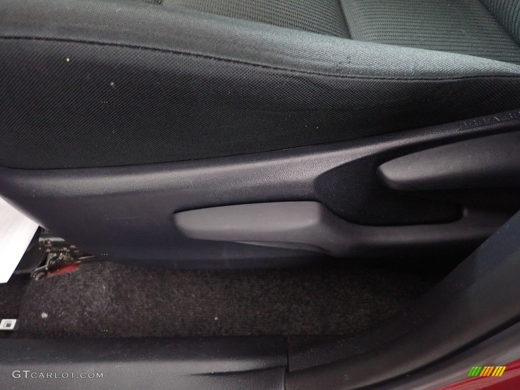 2018 RAV4 LE - Ruby Flare Pearl / Black photo #13