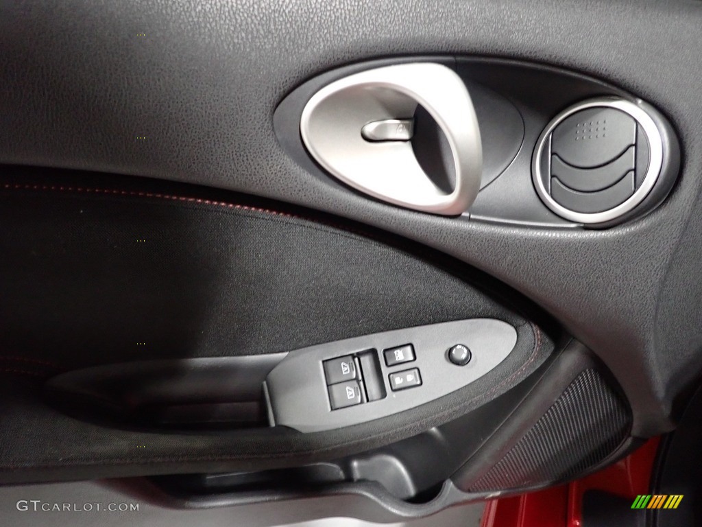 2010 370Z Coupe - Solid Red / Black Cloth photo #11