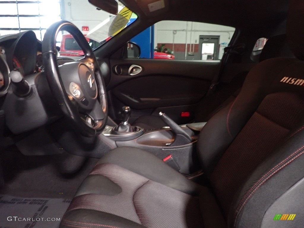 2010 370Z Coupe - Solid Red / Black Cloth photo #13