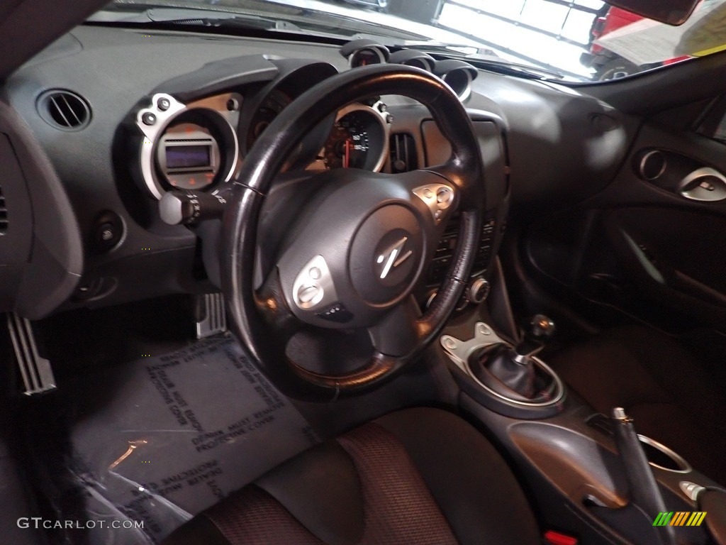 2010 370Z Coupe - Solid Red / Black Cloth photo #18