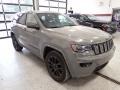 Sting-Gray - Grand Cherokee Laredo 4x4 Photo No. 3