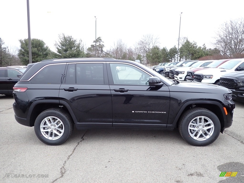 Diamond Black Crystal Pearl 2023 Jeep Grand Cherokee Laredo 4x4 Exterior Photo #145592682