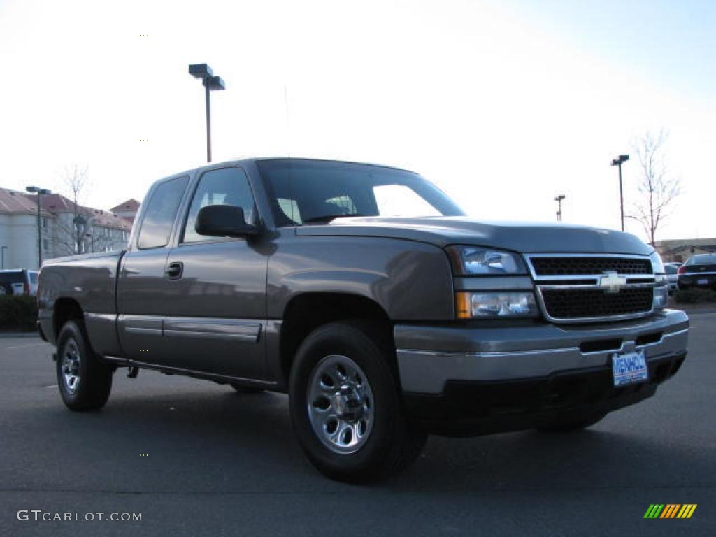 2006 Silverado 1500 LT Extended Cab 4x4 - Graystone Metallic / Medium Gray photo #3