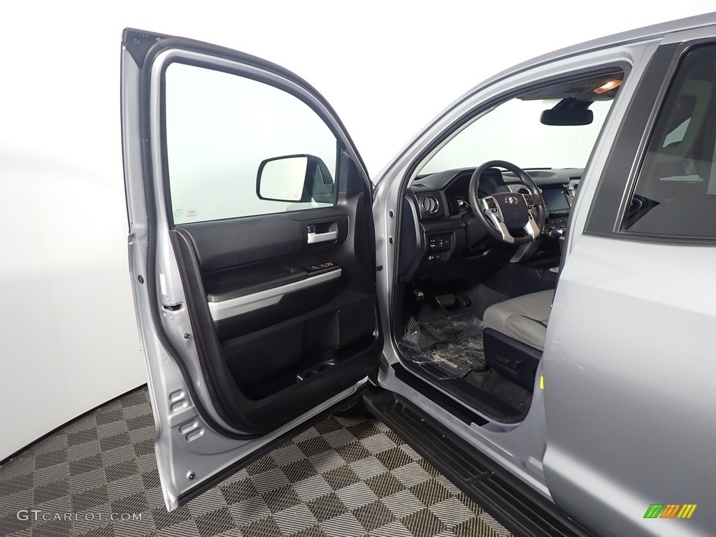 2020 Tundra SR Double Cab 4x4 - Silver Sky Metallic / Graphite photo #17