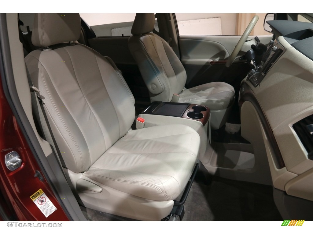 2011 Sienna XLE - Salsa Red Pearl / Bisque photo #18