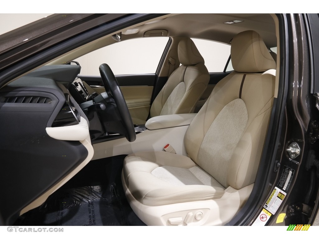 2019 Camry LE - Brownstone / Macadamia photo #5