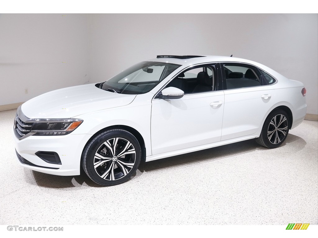 2021 Passat SE - Pure White / Titan Black photo #3