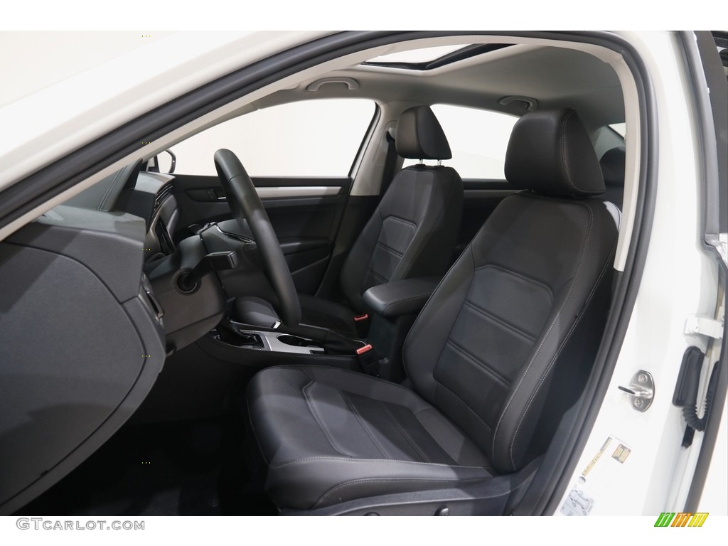 2021 Passat SE - Pure White / Titan Black photo #5