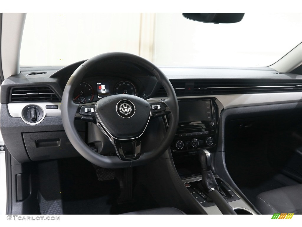 2021 Passat SE - Pure White / Titan Black photo #6