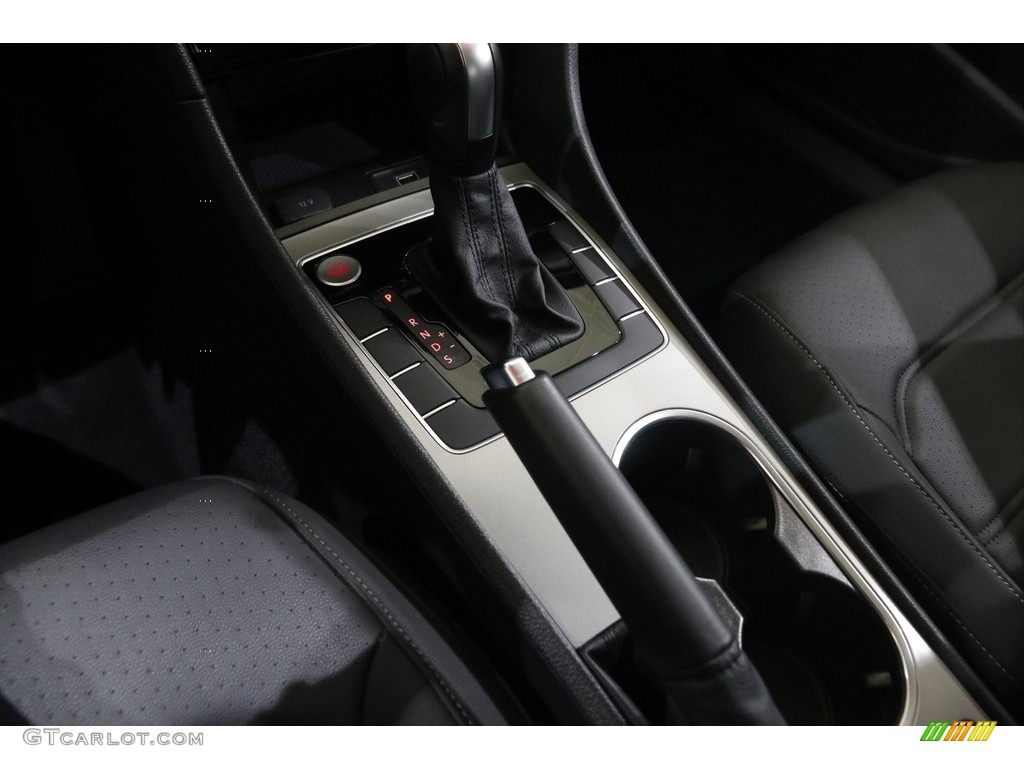 2021 Passat SE - Pure White / Titan Black photo #14
