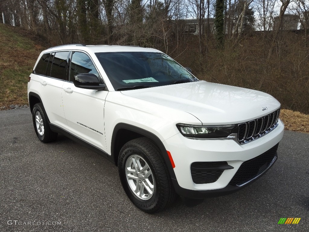 Bright White 2023 Jeep Grand Cherokee Laredo 4x4 Exterior Photo #145600490