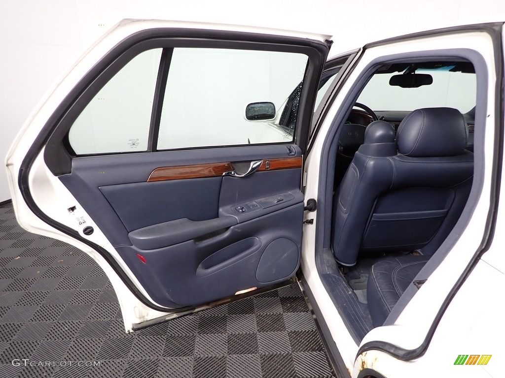 2003 DeVille Sedan - White Diamond / Midnight Blue photo #20