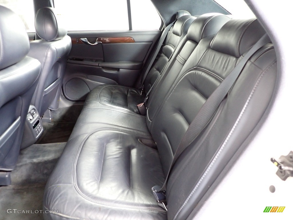 2003 DeVille Sedan - White Diamond / Midnight Blue photo #21