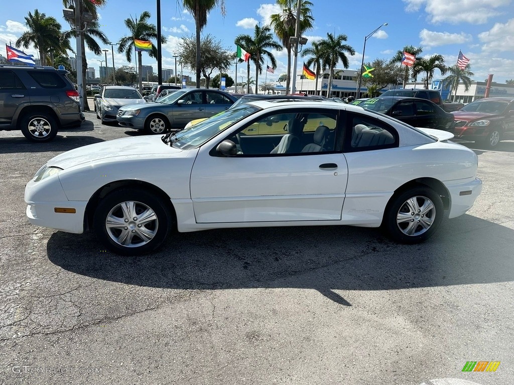 2004 Sunfire Coupe - Summit White / Graphite photo #4