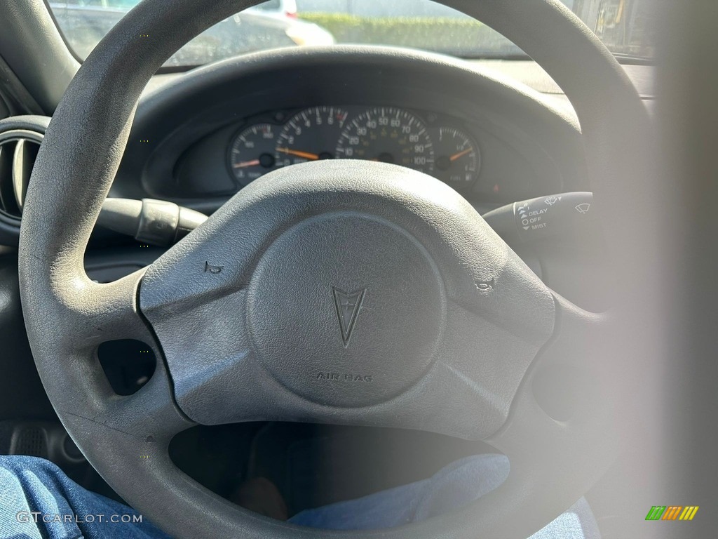 2004 Sunfire Coupe - Summit White / Graphite photo #10