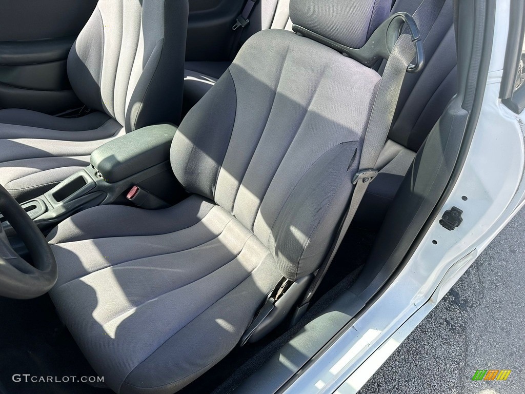 2004 Sunfire Coupe - Summit White / Graphite photo #20