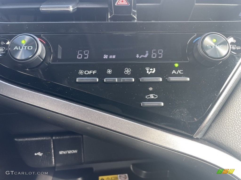 2023 Camry SE - Ice Cap / Black photo #14