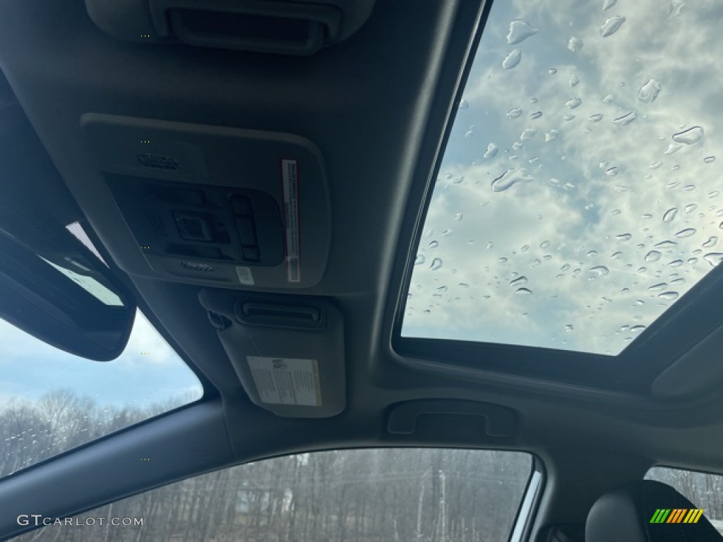 2023 Toyota Camry SE Sunroof Photos