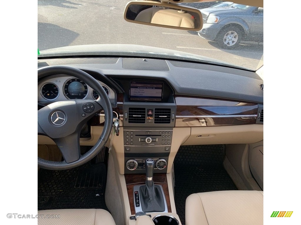 2010 GLK 350 4Matic - Jade Green Metallic / Almond/Black photo #16