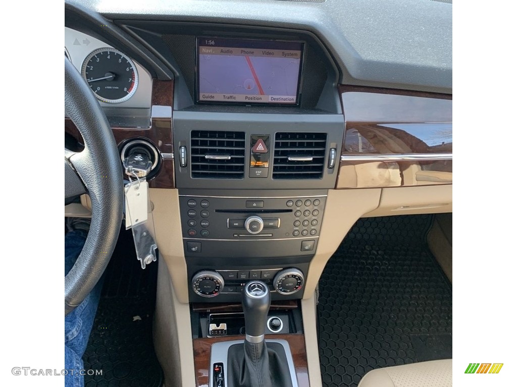 2010 GLK 350 4Matic - Jade Green Metallic / Almond/Black photo #17