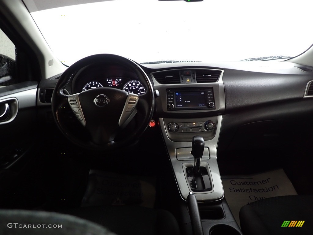 2013 Sentra SR - Super Black / Charcoal photo #26