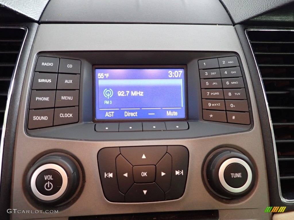 2017 Ford Taurus SE Controls Photo #145606716