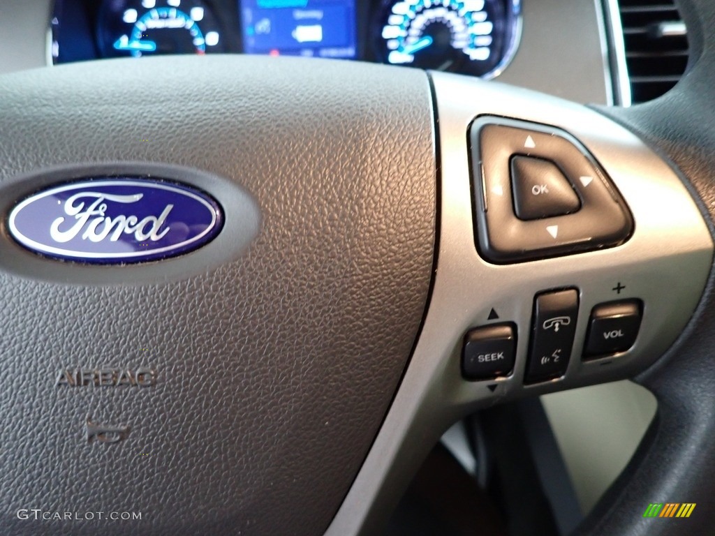 2017 Ford Taurus SE Steering Wheel Photos