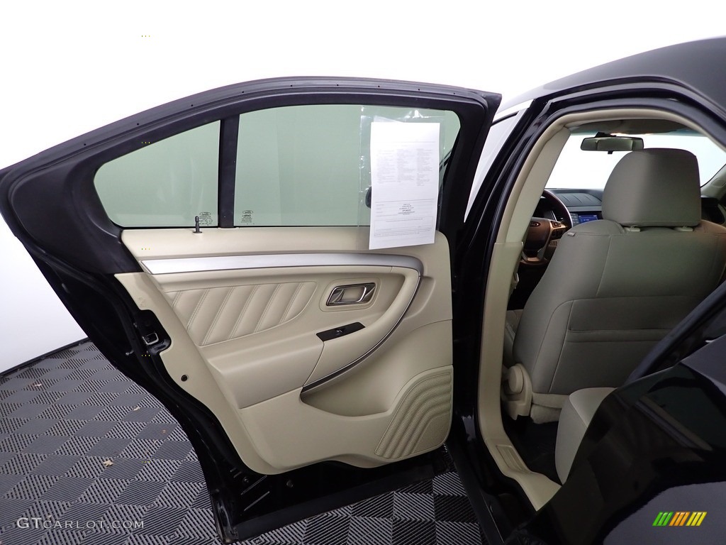2017 Ford Taurus SE Dune Door Panel Photo #145607079
